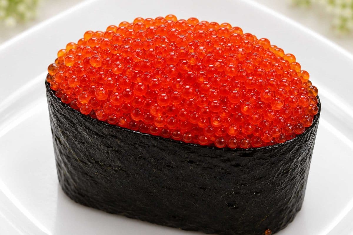 Tobiko Nigiri (1 pcs)