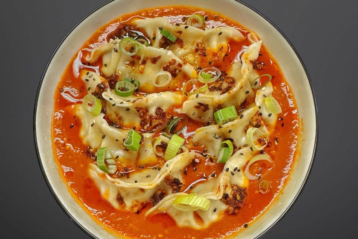 Chicken Pot Stickers - Tomato Sauce & Chili Crisp Oil (9p)