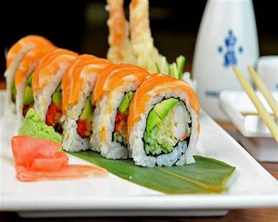 Gold Dragon Roll (8 pcs)