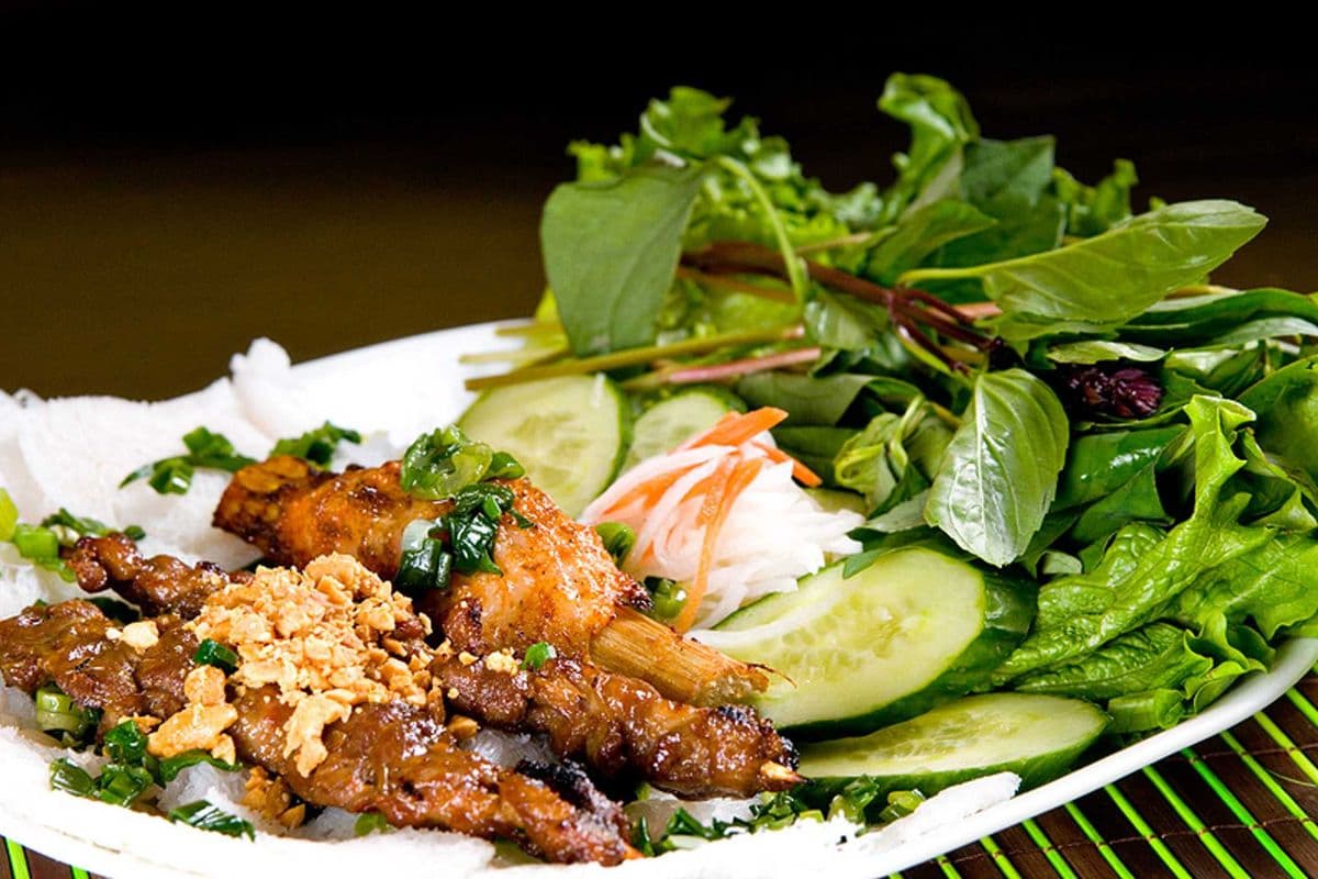 51. Grilled Pork Skewer and Sugarcane Wrapped Shrimp Cake with Noodles