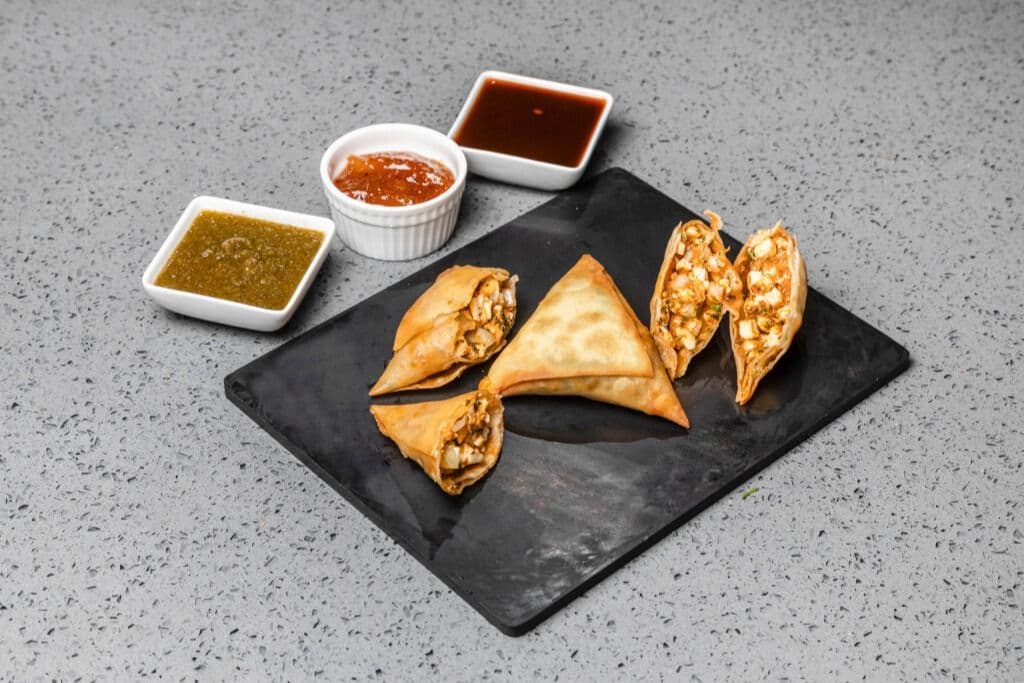 Shahi Paneer Samosa (3pc)