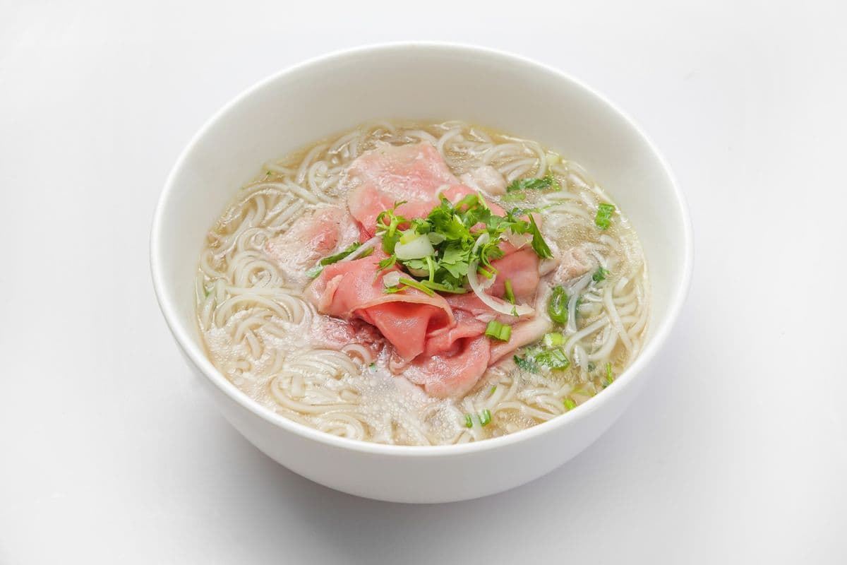 Rare Beef Noodle Soup / Phở Tái