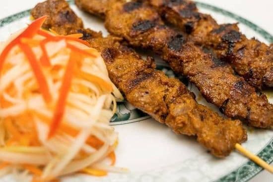 Brochettes de boeuf à la citronnelle (3mcx) / Lemongrass Beef Skewers (3pcs)