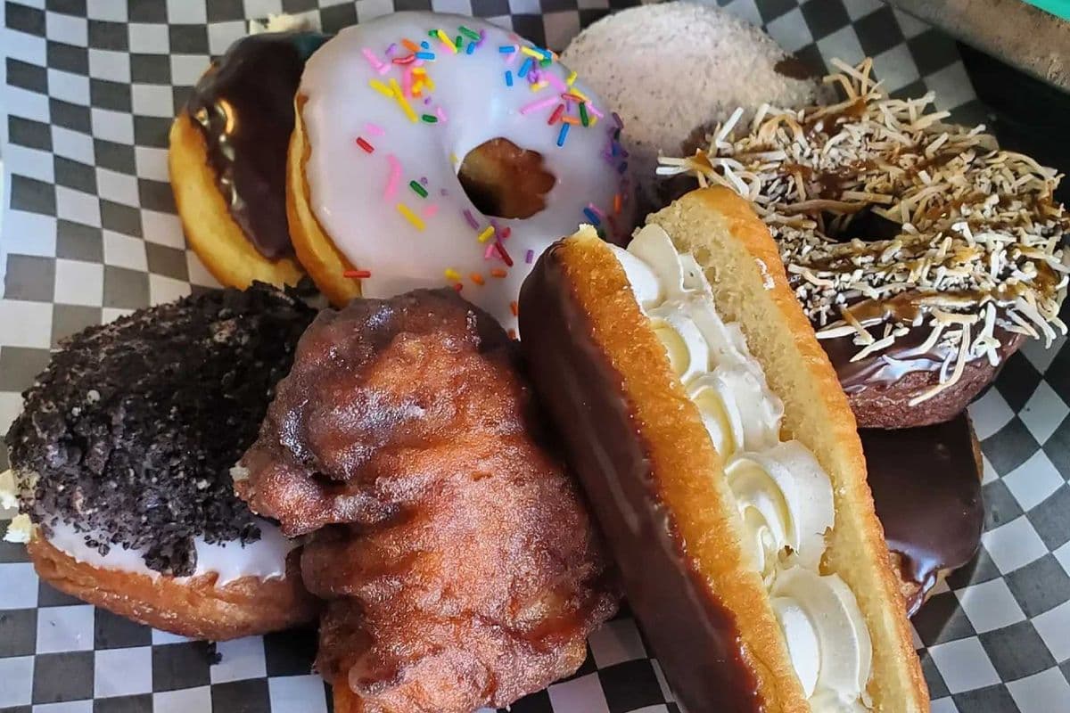 Assorted Donut Box (6 pcs)