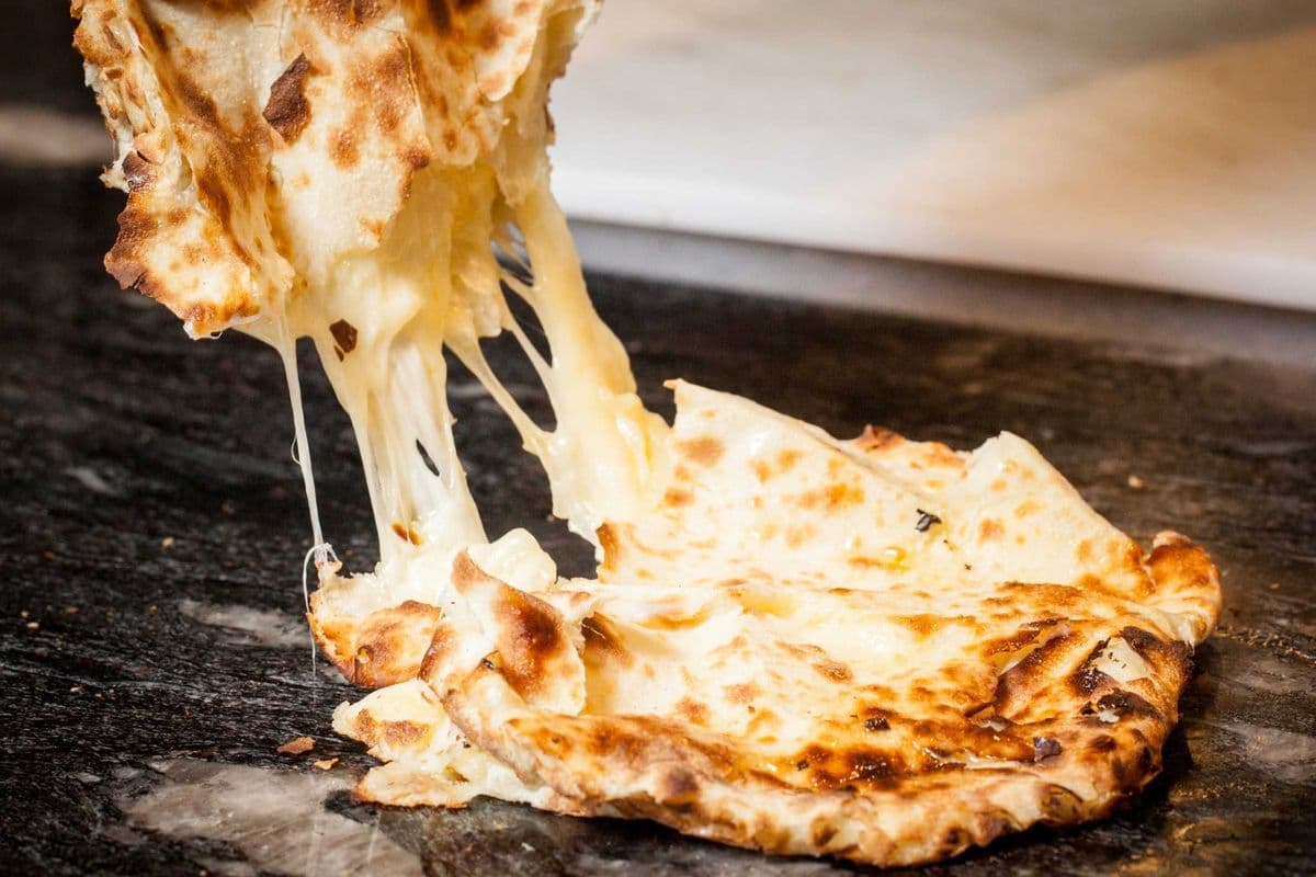 Basil Mozzarella Naan (1 pc)