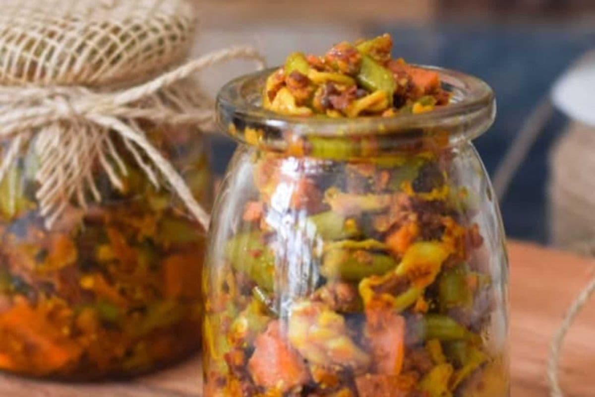 Mélanger les cornichons / Mix Pickles