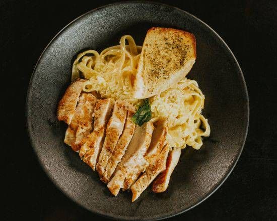 Fettuccine Alfredo with grilled chicken