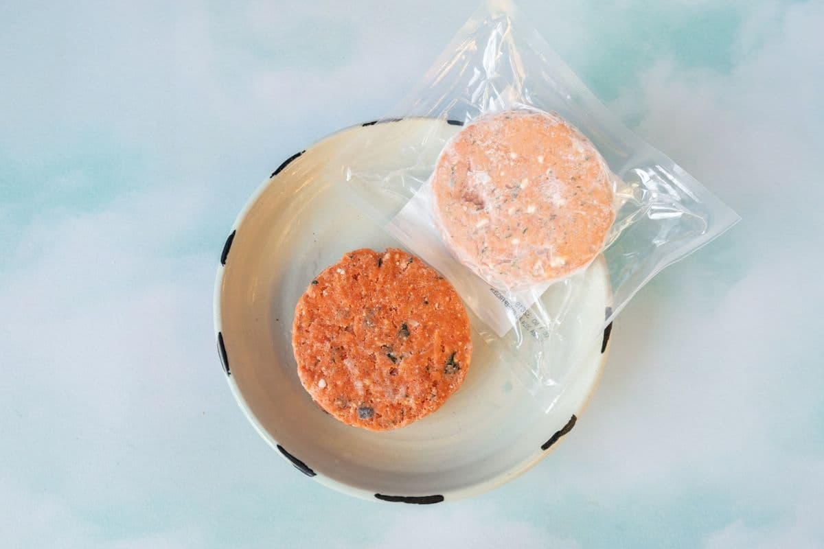 7 Seas Wild Sockeye Salmon Burger (4 oz) (Spinach Feta)
