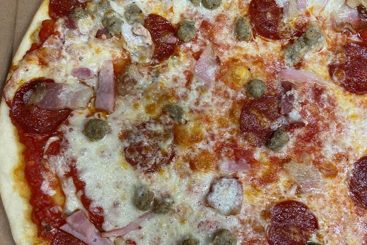 14'' Rustica Pizza Meat Lovers (Medium)
