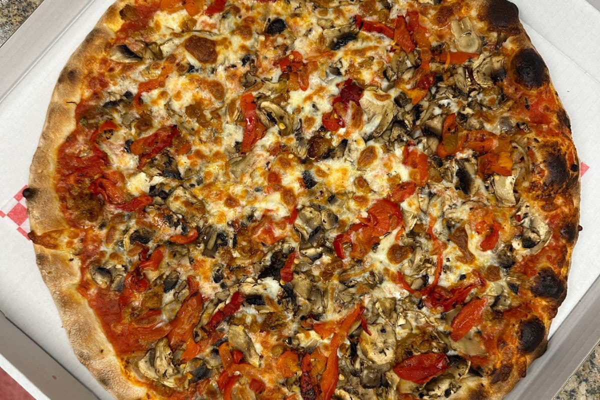 16" Calabrese Pizza