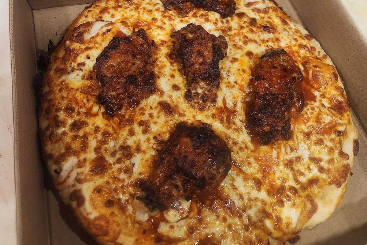 Spicy Chicken Wing Pizza