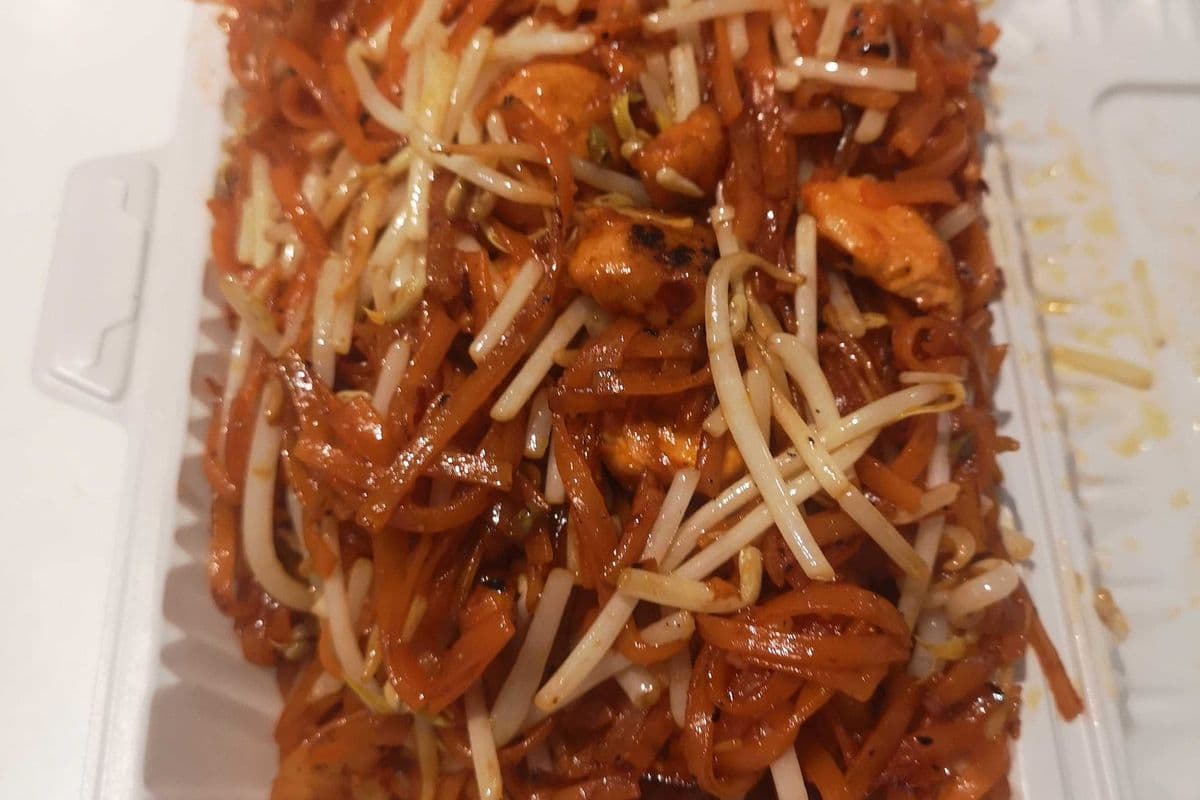 D9 Thai Noodle (Pad-Thai)