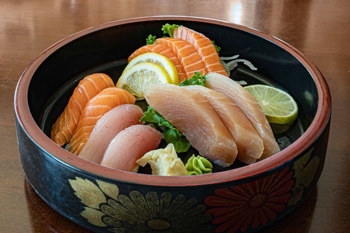 Sashimi Sushi Combo (10 pcs)