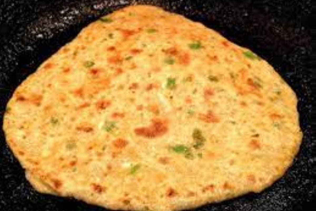 Mooli Paratha (2pcs) w/Lassi