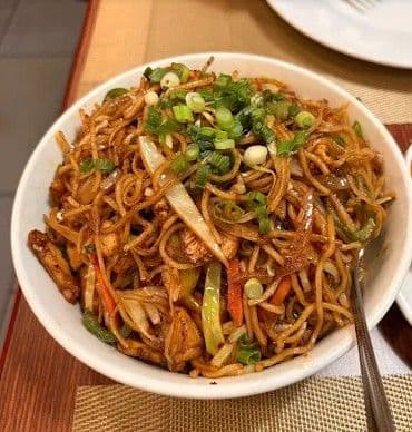 CHICKEN HAKKA NOODLE