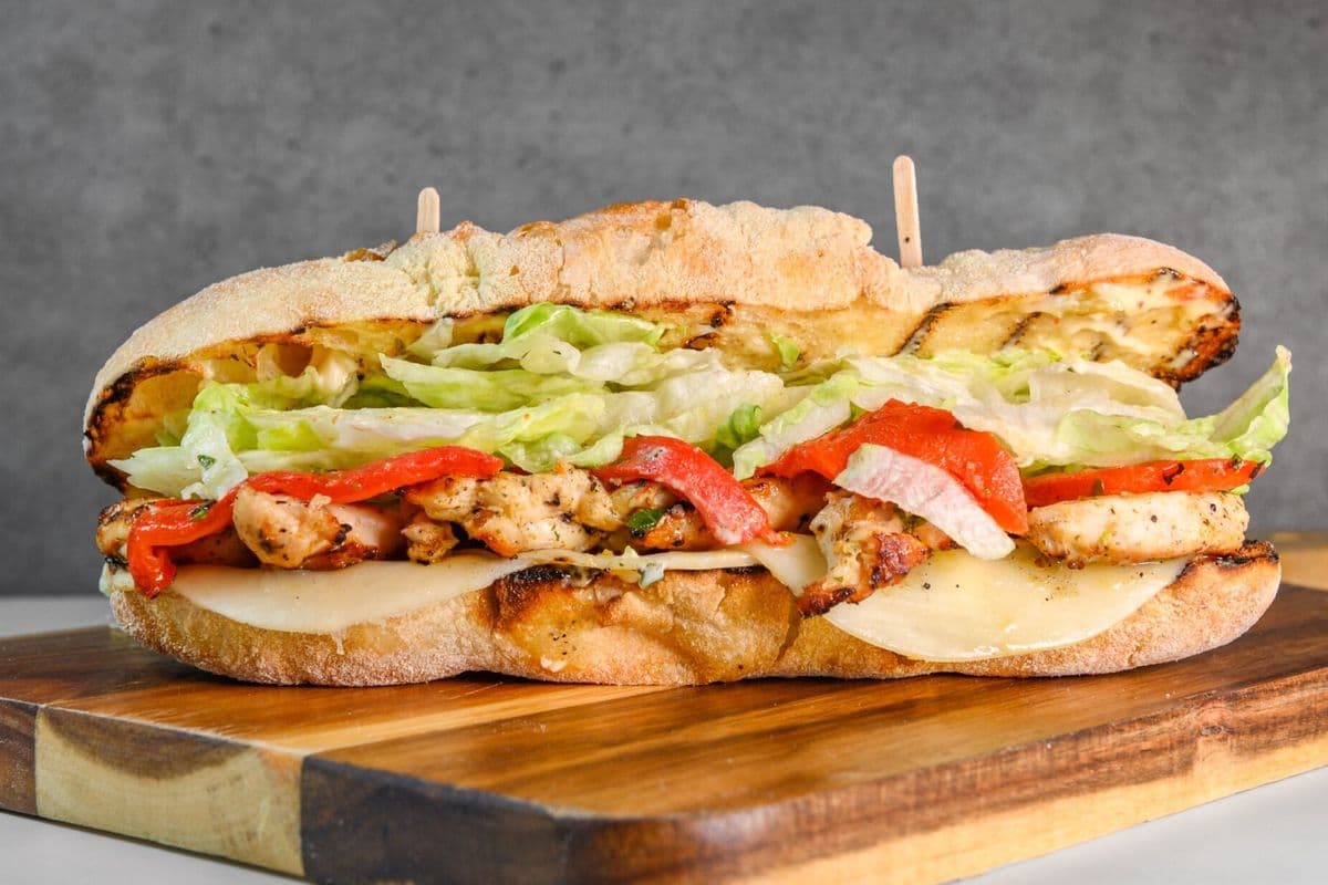 Panini poulet grillé