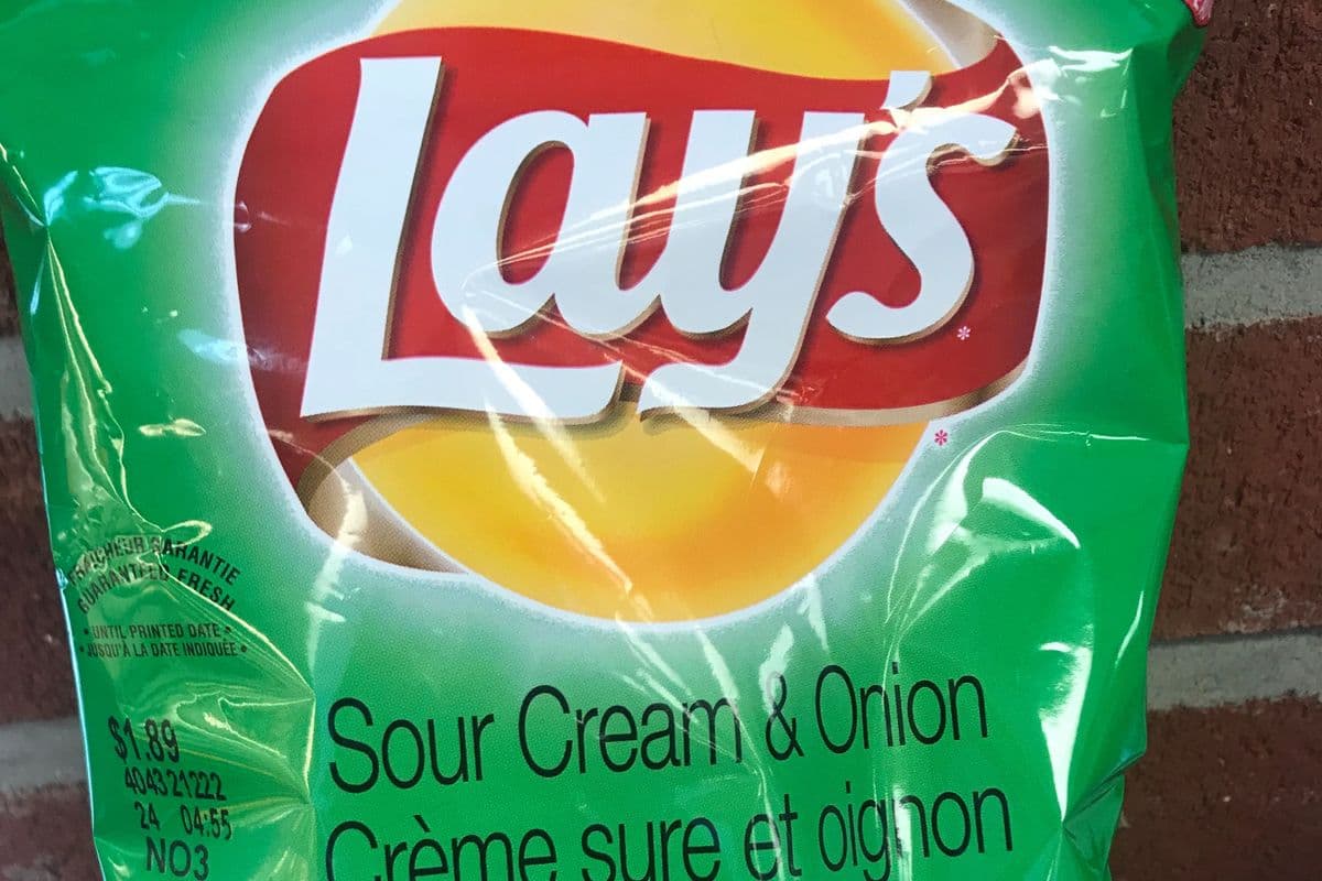 Lays - Crème Sure et Oignon (66g) / Lays - Sour Cream and Onion (66g)