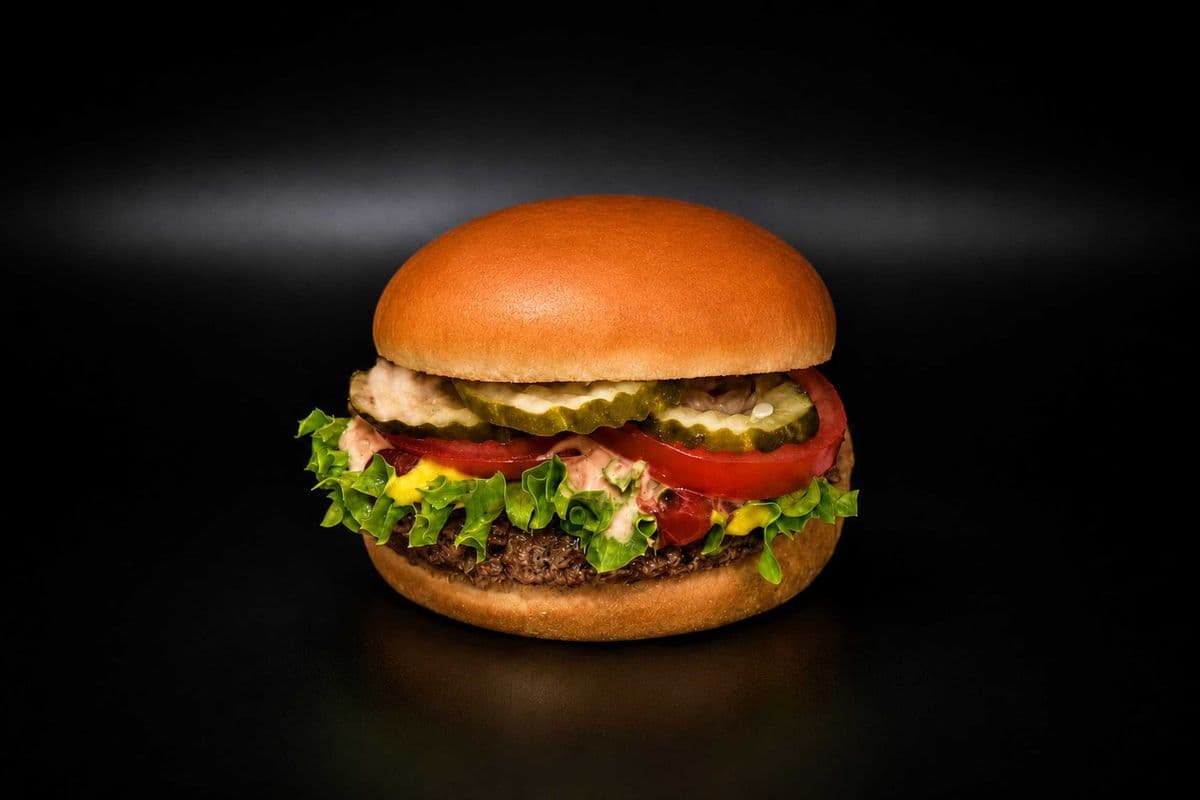 100% Fresh Chuck Steak Cheeseburger Combo (6oz)