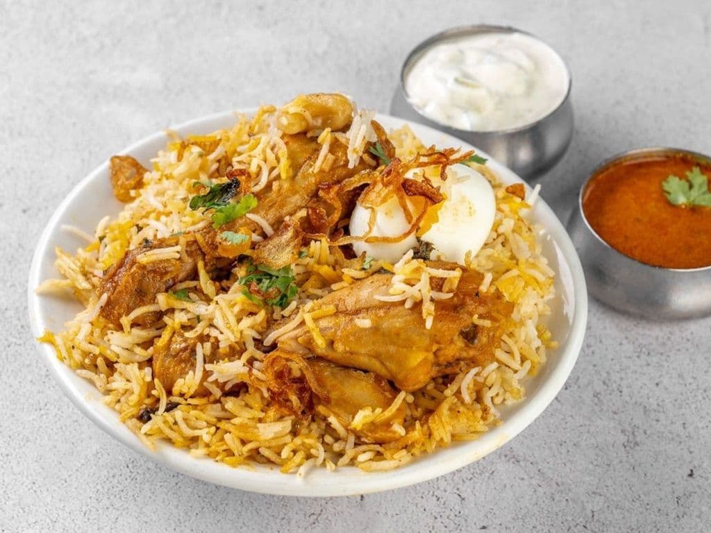 Hyderabadi Chicken Biryani (Bone-In).