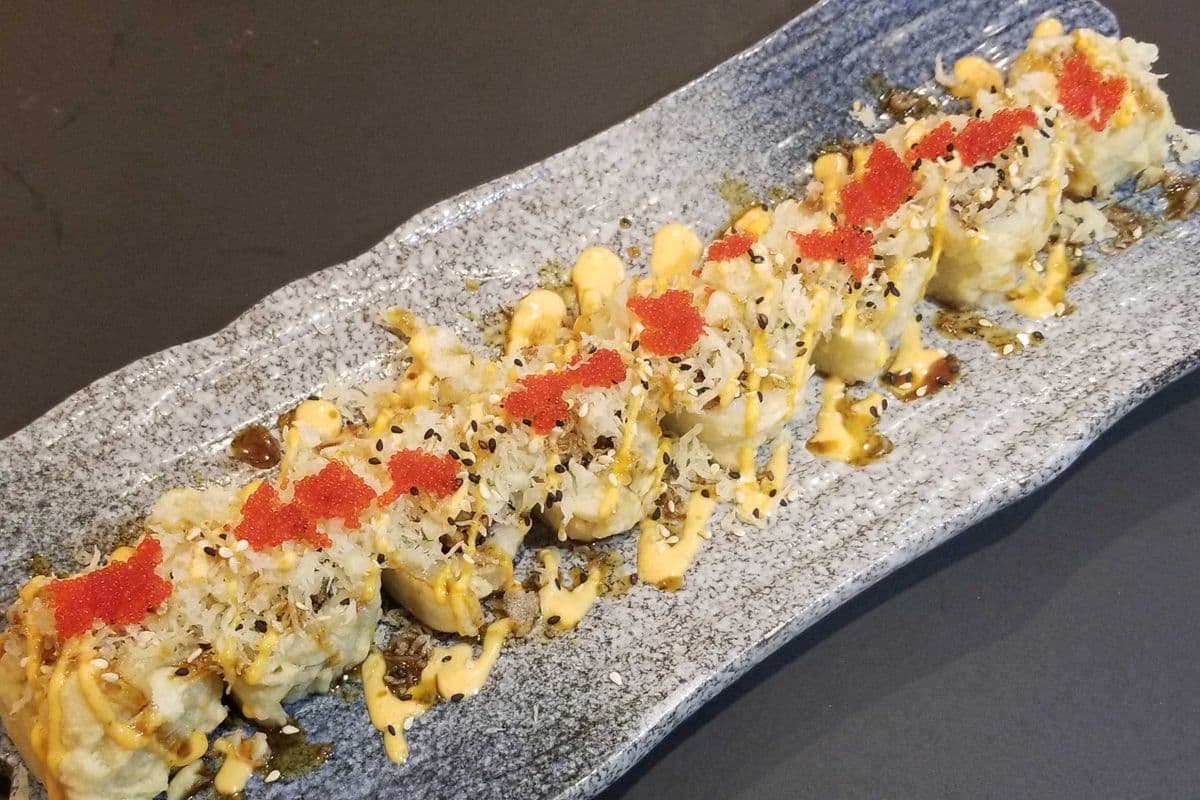 Volcano Roll (8 pcs)