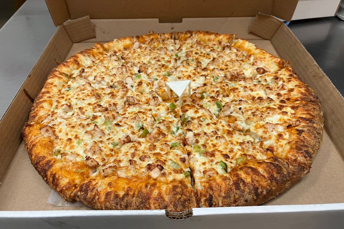 14" Butter Chicken Pizza