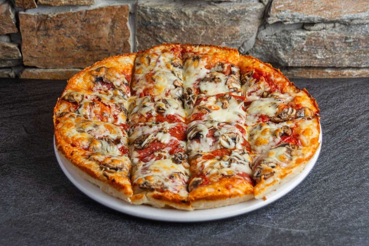 #19 10" Medium Pepperoni and Mushroom Classic Pizza