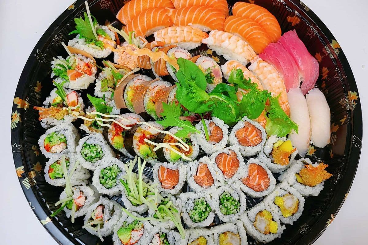 119. 54 Pieces Party Tray