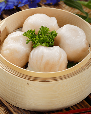 2. Steamed Prawn Dumplings 2. 西湖蝦餃皇