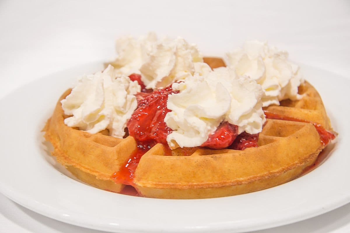 STRAWBERRY WAFFLES SUPREME