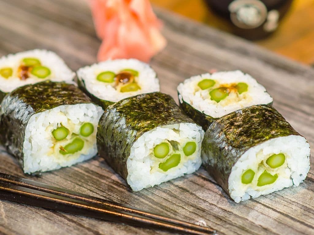 Asparagus Roll (8pcs)