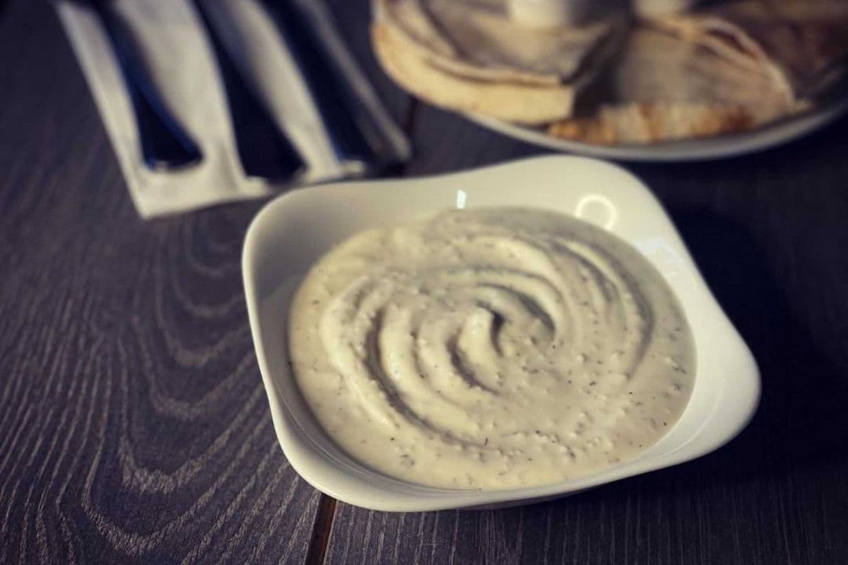 Garlic Shallot Dip - Mast Moosir