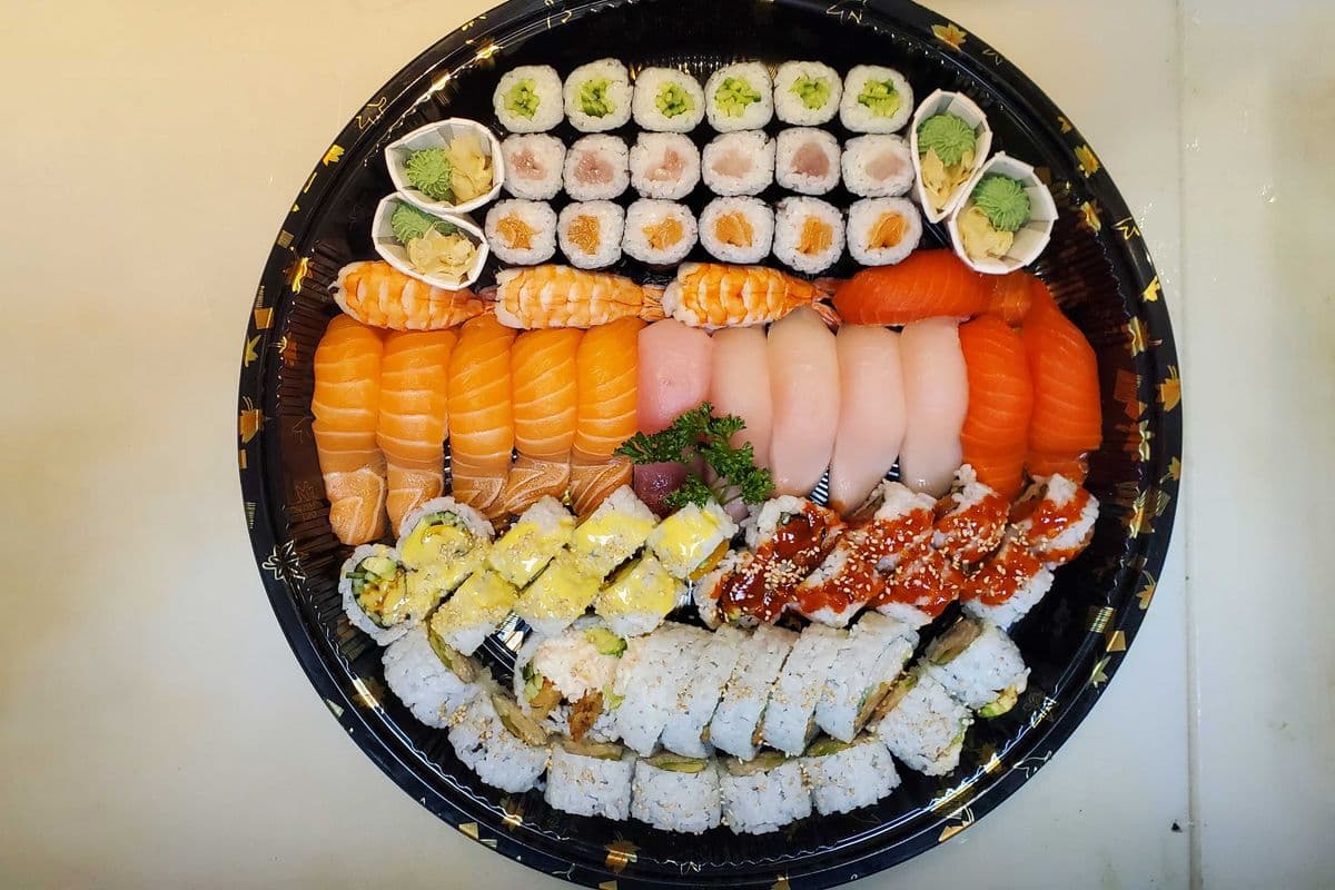 Party Tray D (64 pcs)