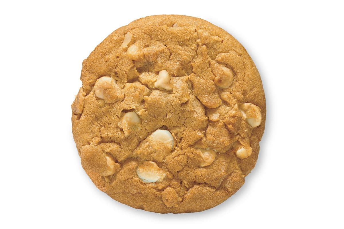 White Chip Macadamia Nut Cookie (220 Cals)
