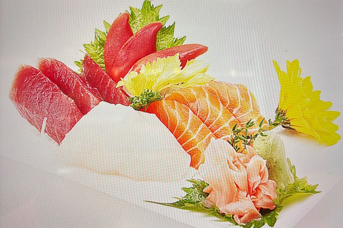Ruby Sashimi (12 pcs)