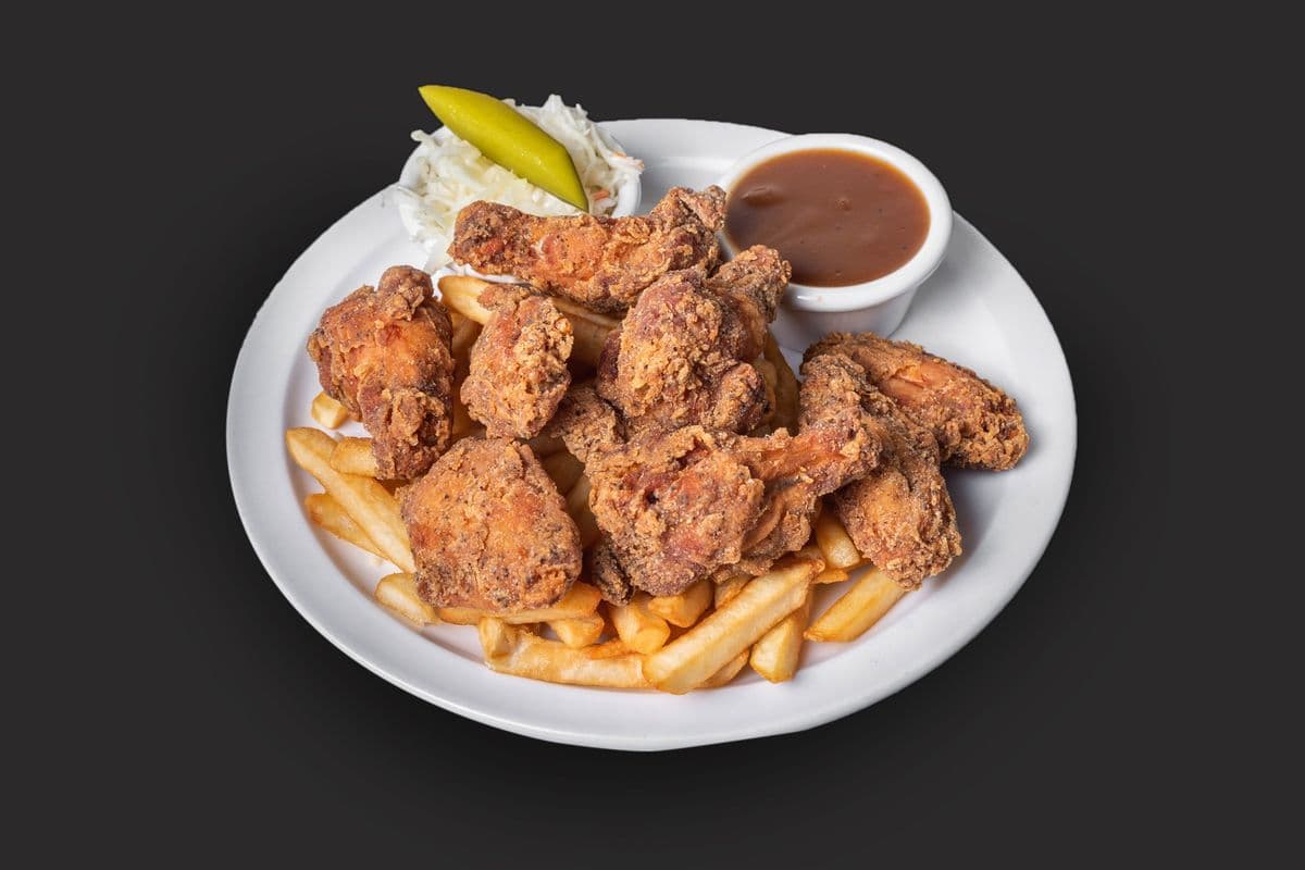 Assiette d'ailes de poulet style maison panée / House Style Breaded Chicken Wings Plate