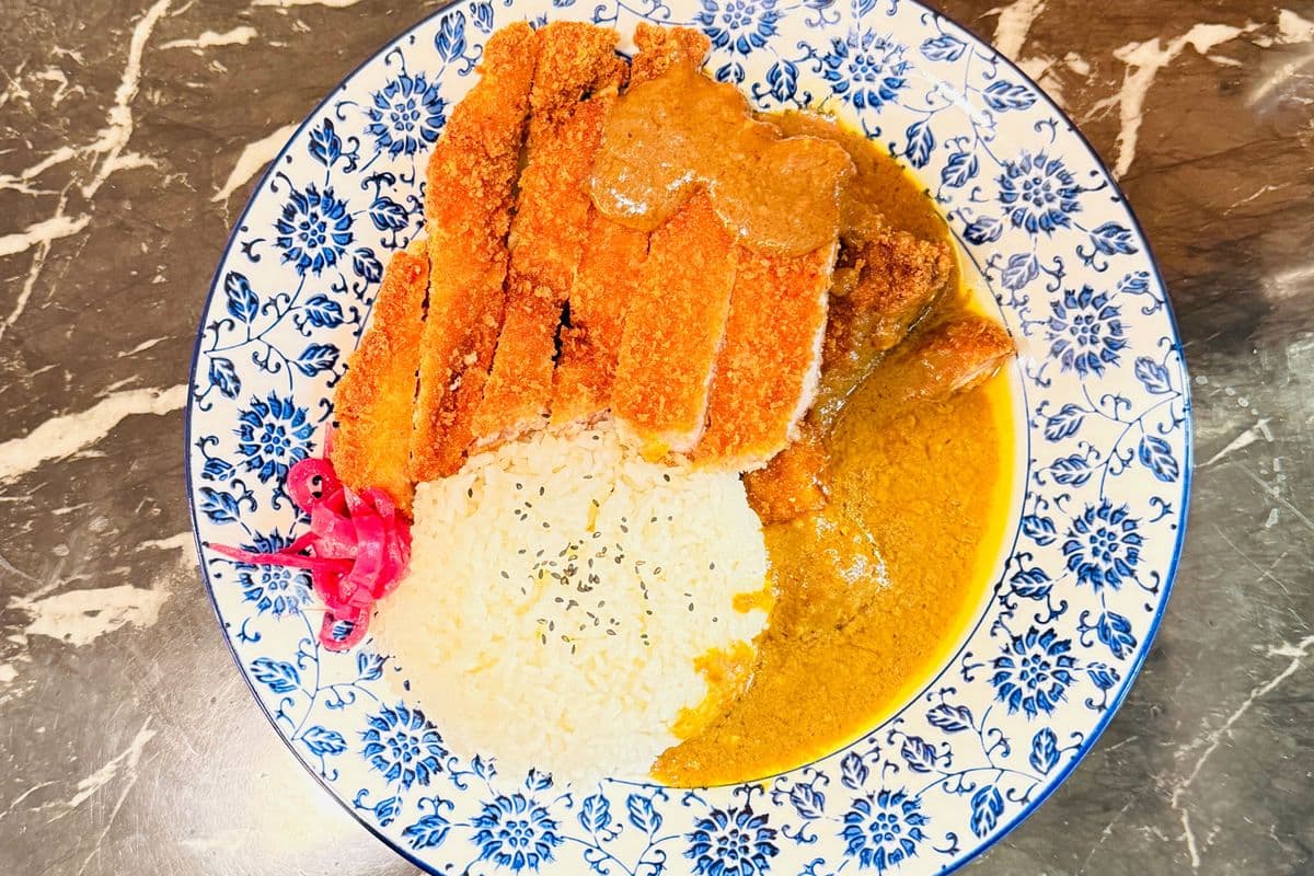 K6 沙爹猪排盖饭 Satay Crispy Pork Cutlet Rice