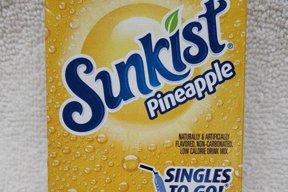 Sunkist- Pineapple- 6 sticks (6 sticks)