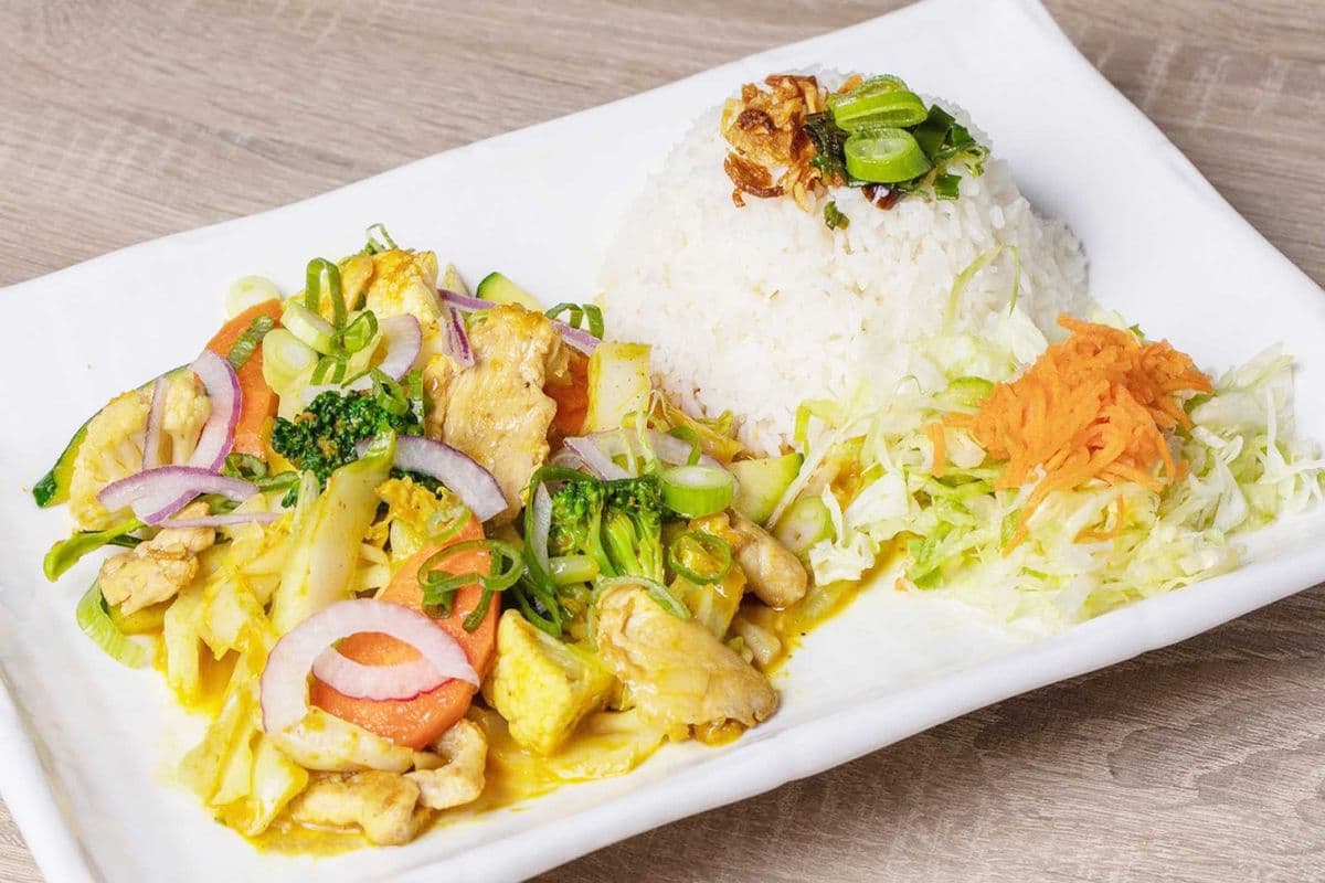 CHICKEN CURRY STIRFRY