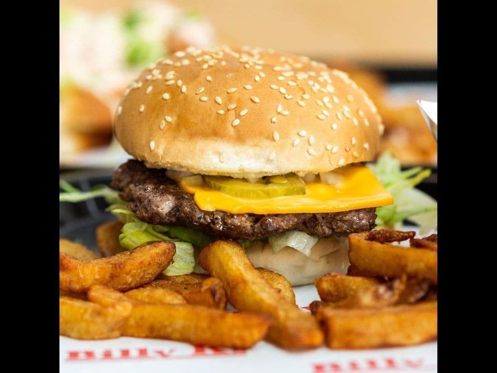 CHEESEBURGER*
