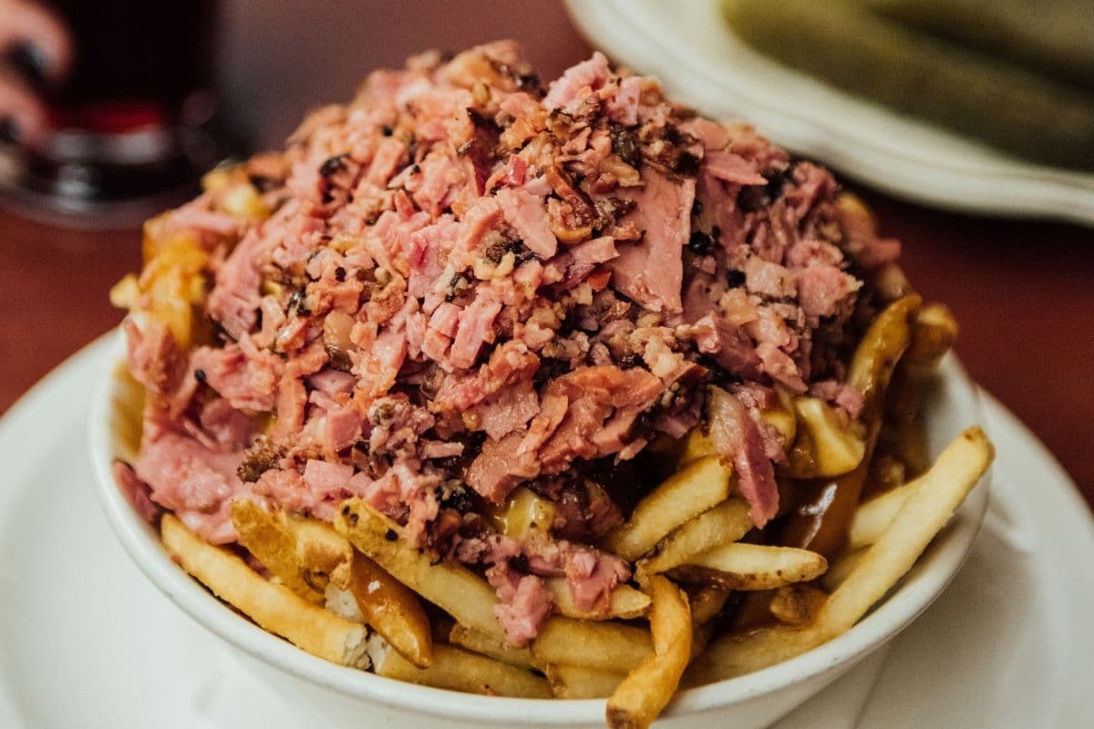 La poutine Reuben’s // Reuben's Chop Chop Poutine