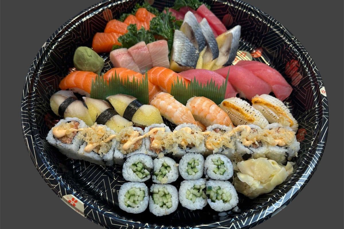 SS5) Sushi and Sashimi Platter 43 pcs (43 Pcs)
