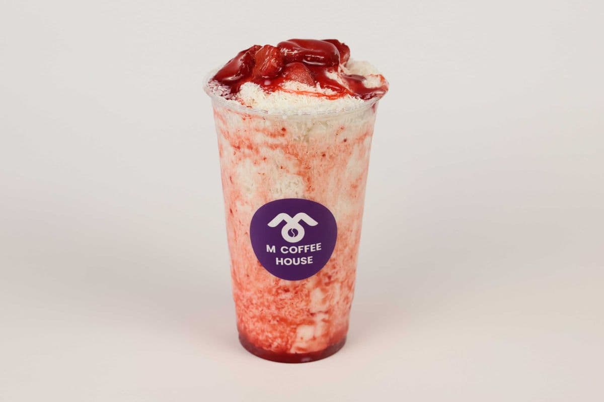 Strawberry Bingsu (24 oz )