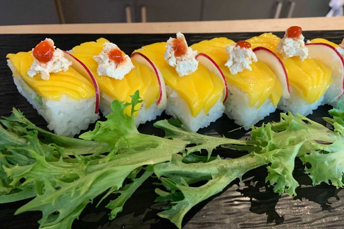 Mango Avocado Oshi (6 pcs)
