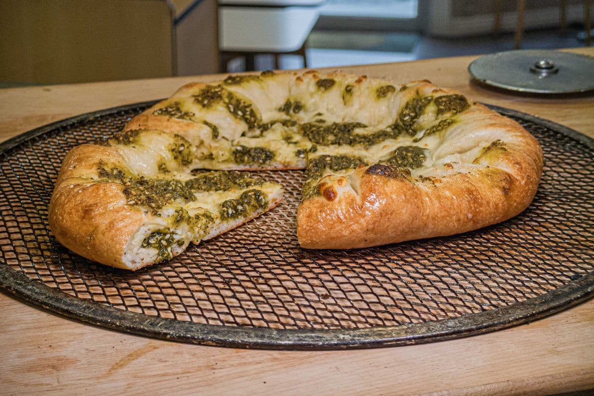 Cheese &Za'atar stuffed crust PIE