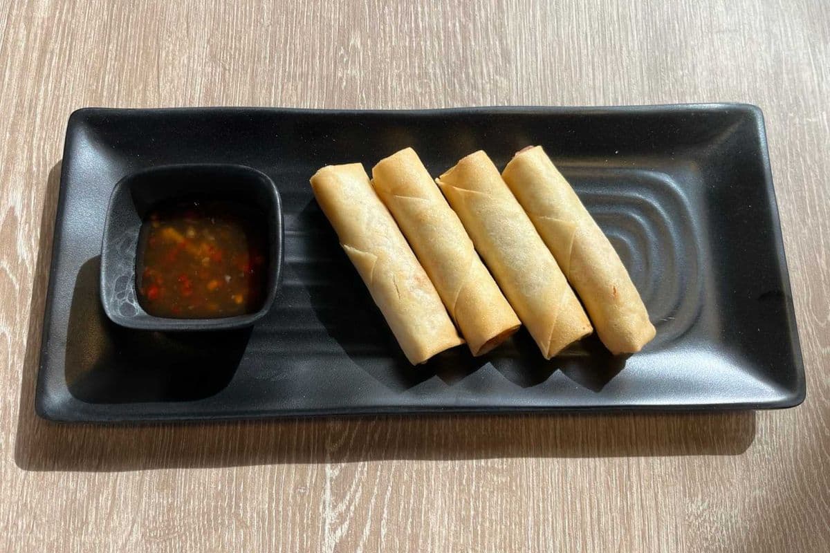 Spring Rolls (4 Pcs) 炸春卷