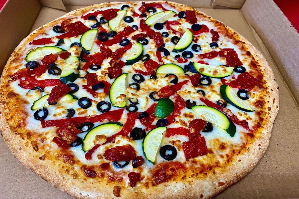 12" Medium Mediterranean Pizza