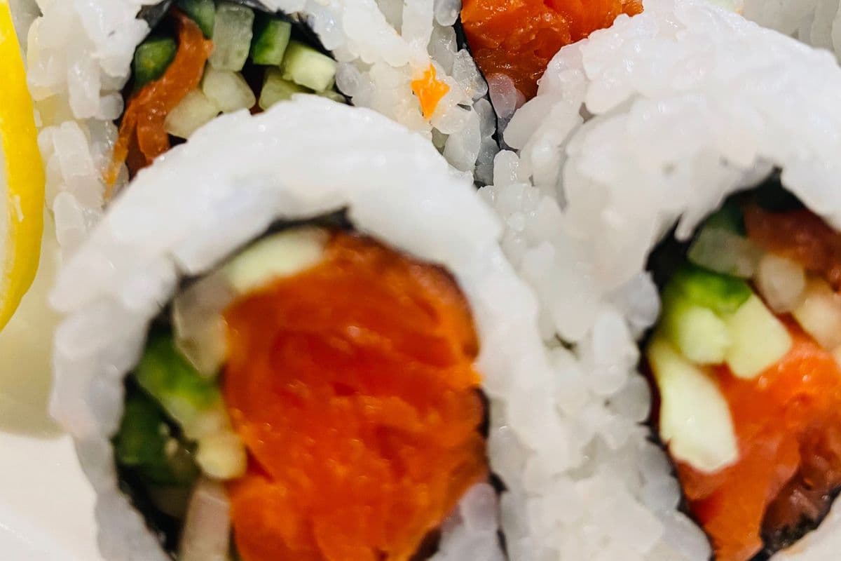 Smoke Salmon Roll