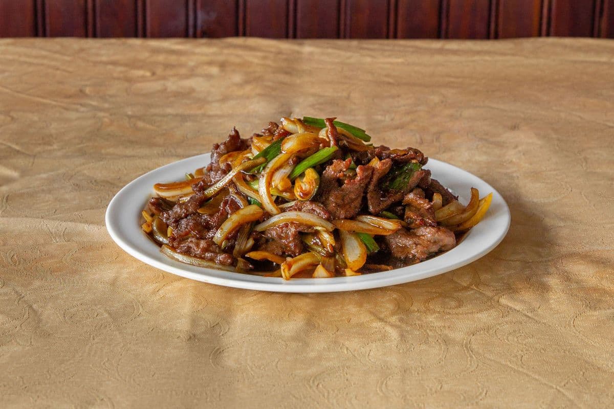 Sautéed Sliced Beef with Onion and Ginger
