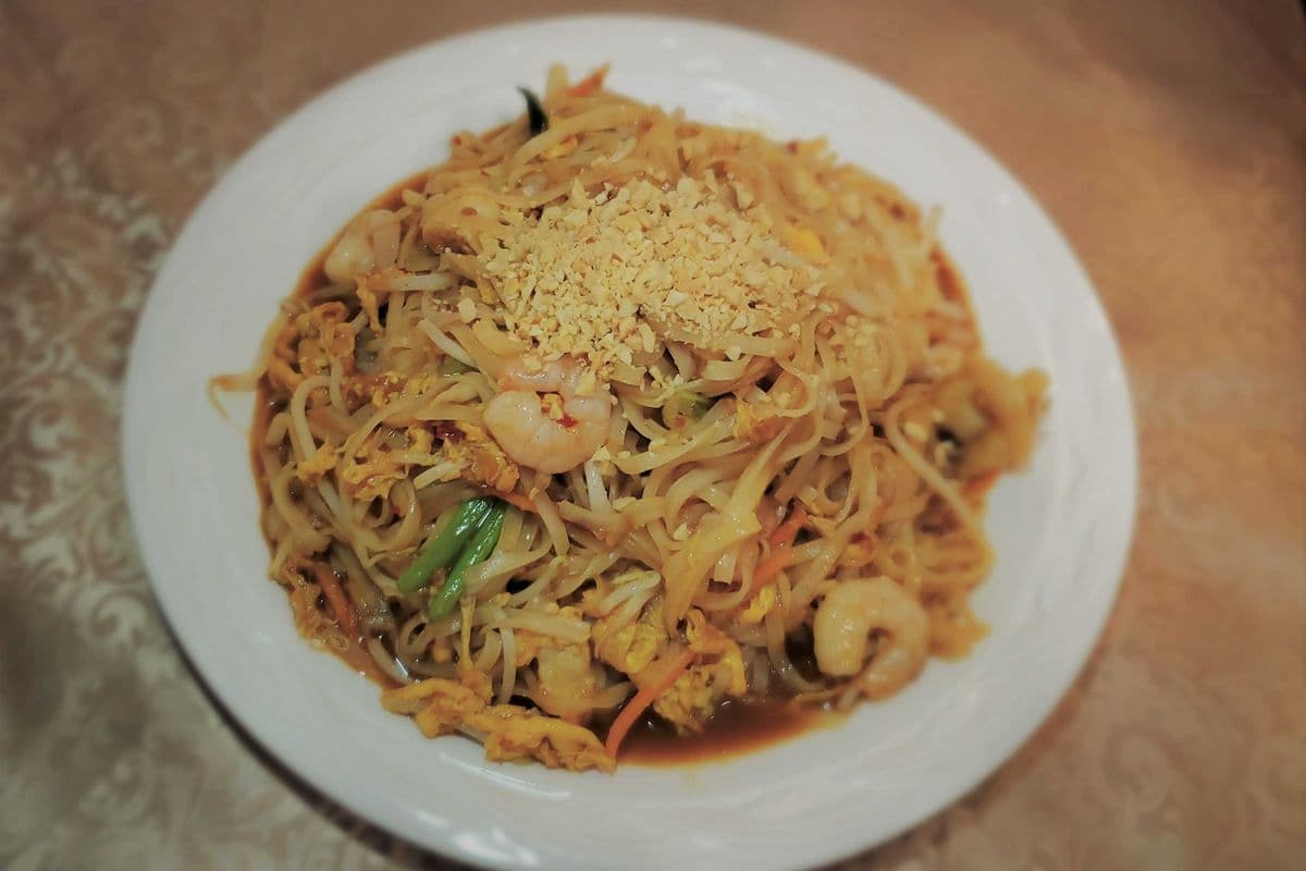Pad Thai Rice Noodles with Peanuts