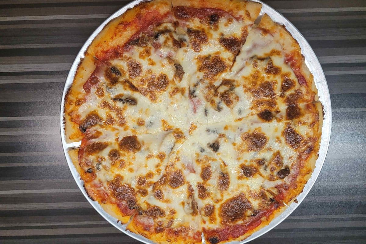 15" Pepperoni and Mushroom Pizza